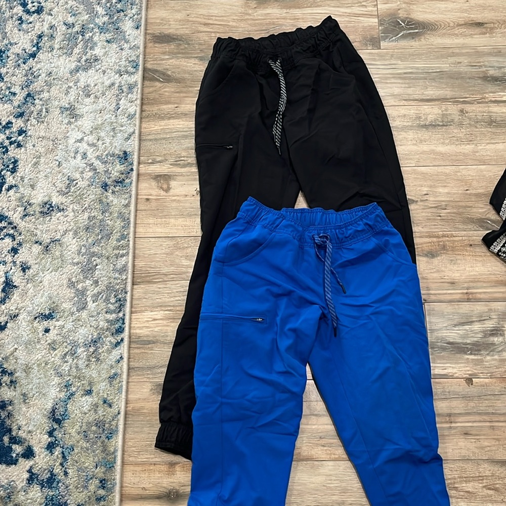 Jaanuu scrub pants and top